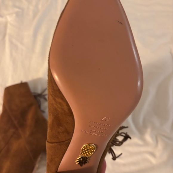 Beautiful suede boot with tassel. - Picture 3 of 5